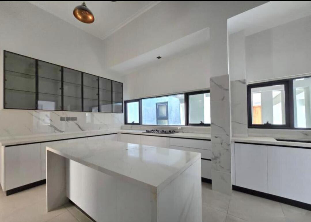 5-Ensuite Townhouse with Jacuzzi & DSQ in Quiet Lavington Cul-de-Sac