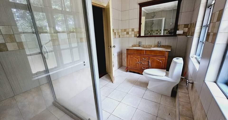 Newly Built 5-Ensuite Townhouse with DSQ & Open-Plan Living - Lavington