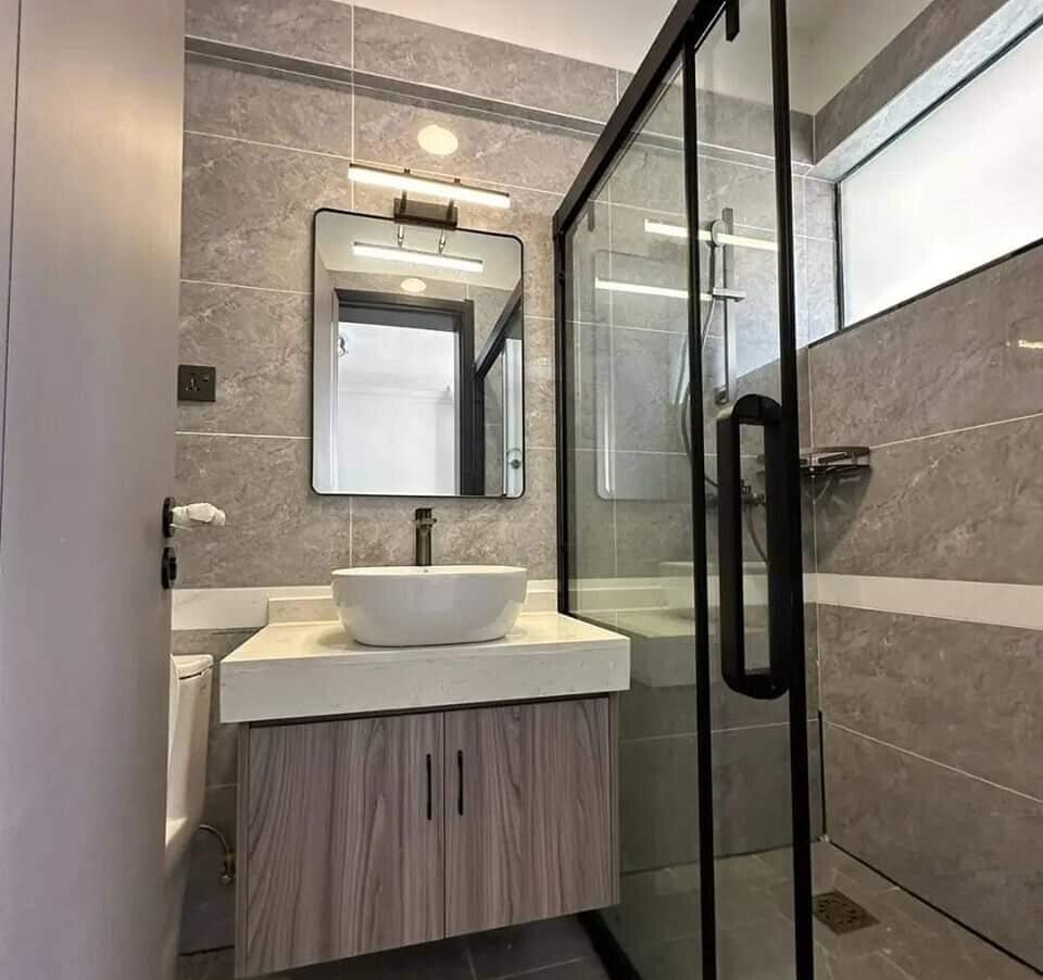 Newly Built 5-Ensuite Townhouse with DSQ & Open-Plan Living - Lavington