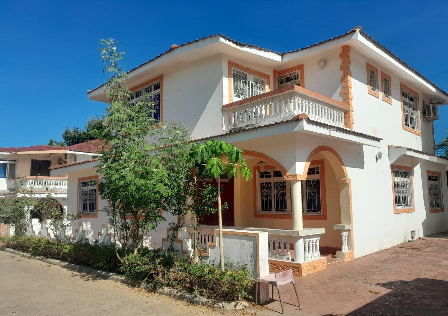 5BR Beachside Townhouse with Sea Breezes - Nyali, Mombasa