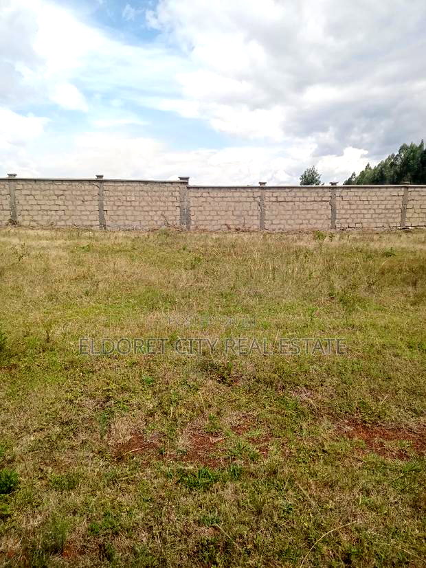 1/4 Plot Kiplombe Ideal for Residential We With Title