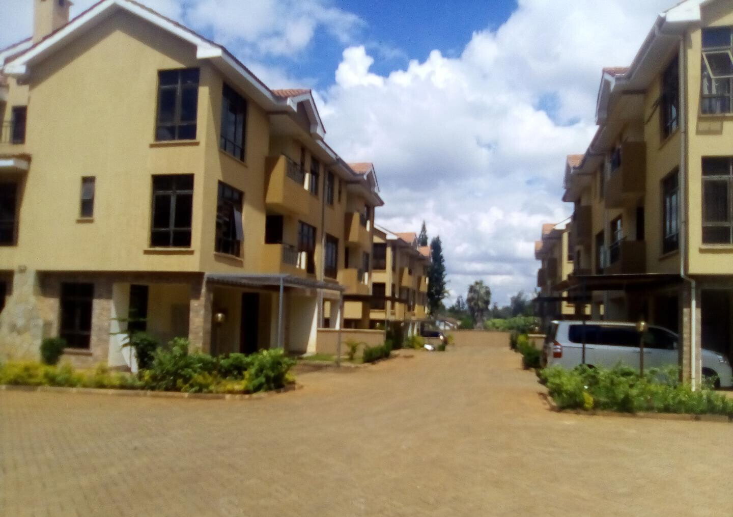 16-Unit Enclave: 5-Ensuite Townhouse with Study & Pantry - Lavington