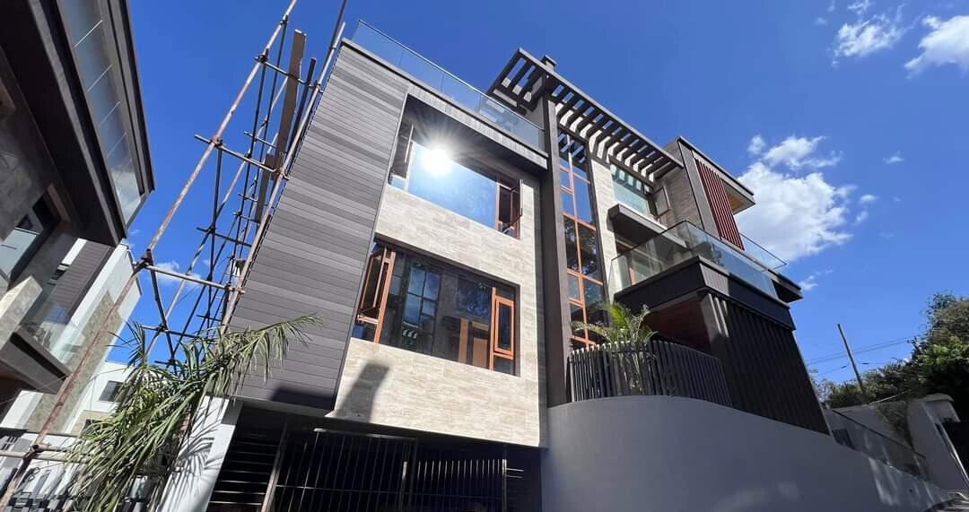 6-Ensuite Villa with Elevator & White Bar - Lavington