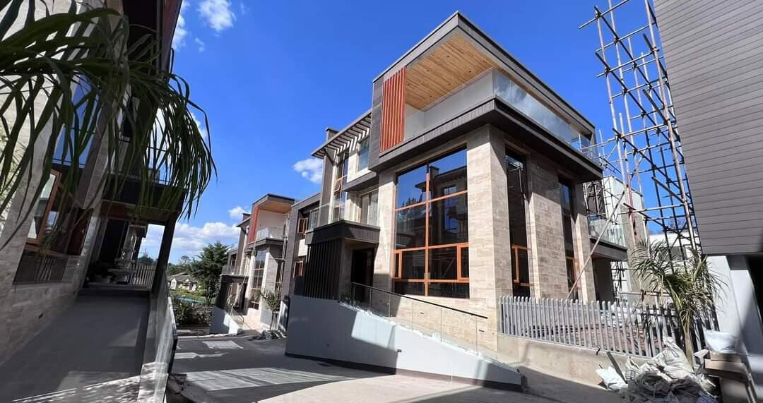 6-Ensuite Villa with Elevator & White Bar - Lavington