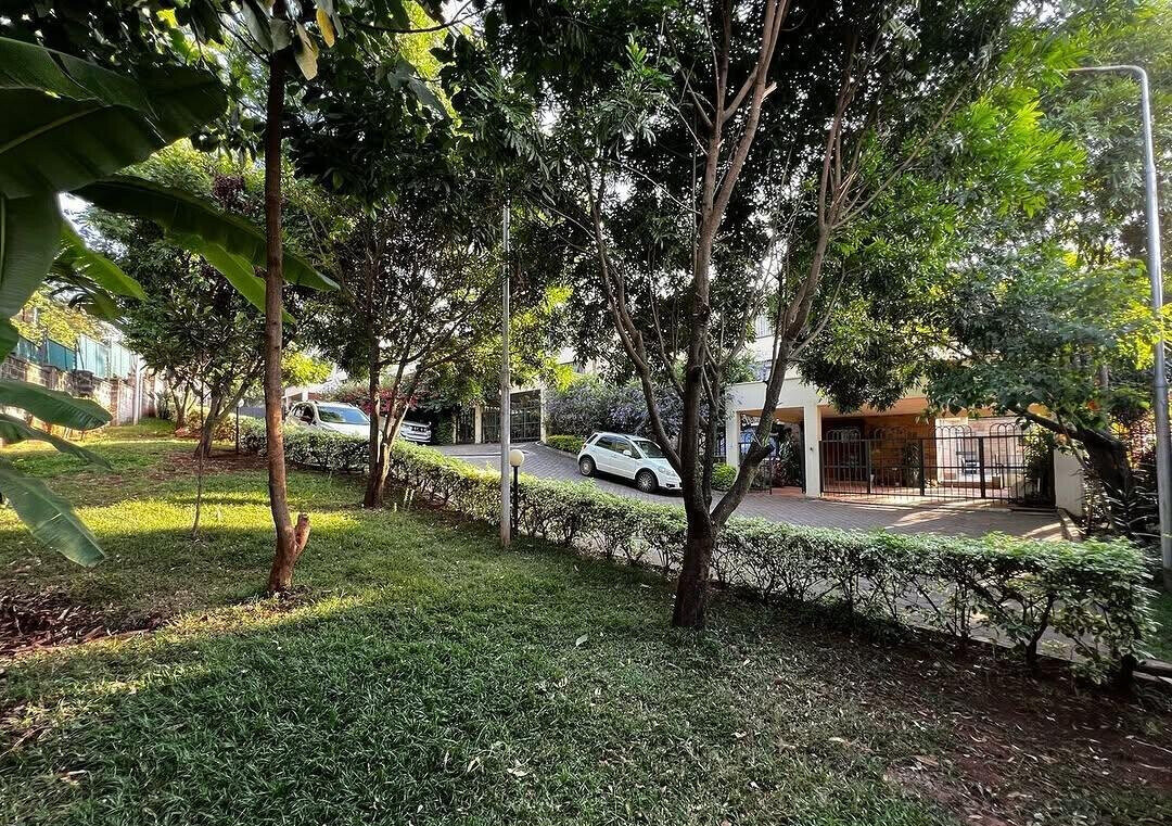 4-Ensuite Townhouse with Private Garden & DSQ - Lavington