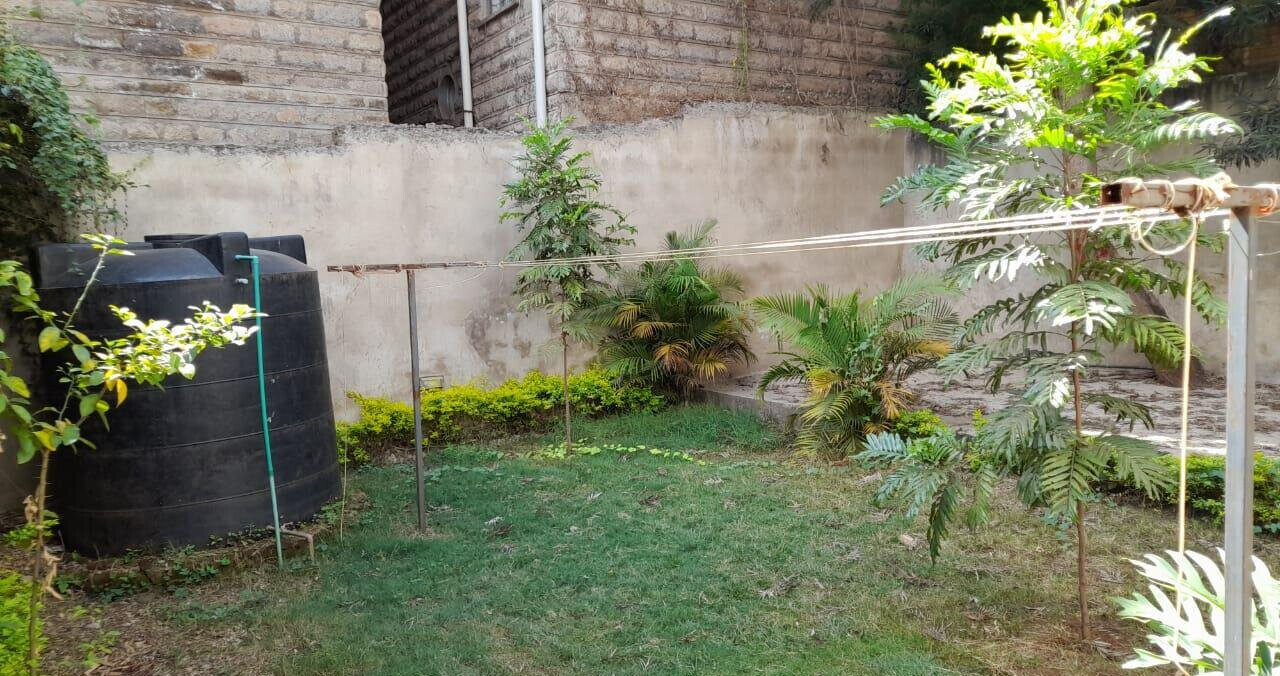 4BR Townhouse with DSQ & Front/Back Garden - Kilimani
