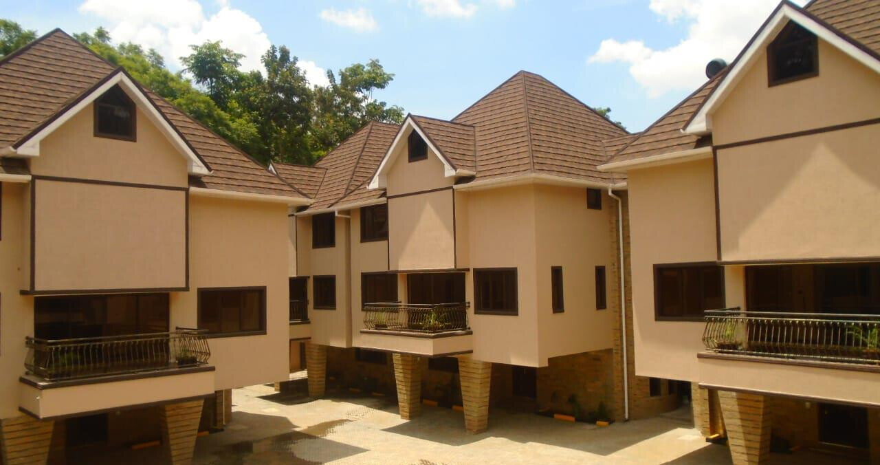 Ultra-Modern 5-Ensuite Townhouse with Chef's Kitchen - Lavington