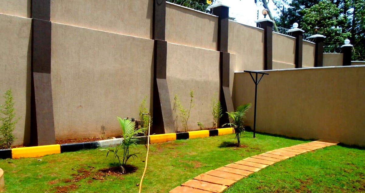 Ultra-Modern 5-Ensuite Townhouse with Chef's Kitchen - Lavington
