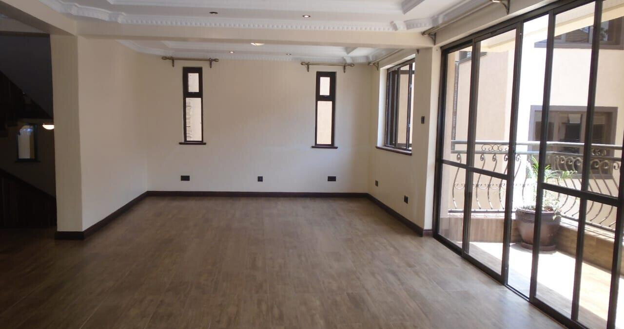 Ultra-Modern 5-Ensuite Townhouse with Chef's Kitchen - Lavington