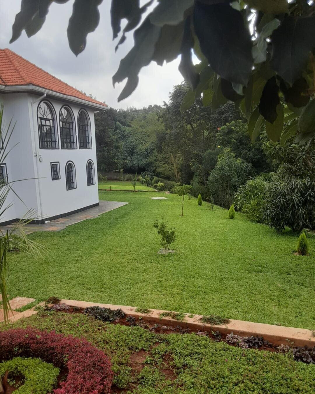 1.5-Acre Garden Home in Ridgeways