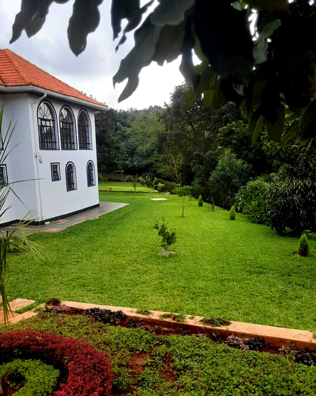 1.5-Acre Garden Home in Ridgeways