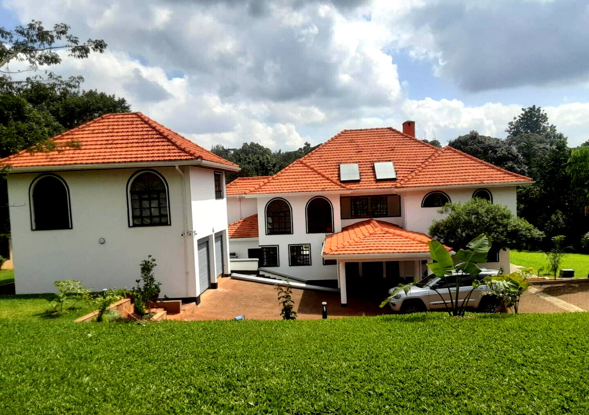 1.5-Acre Garden Home in Ridgeways