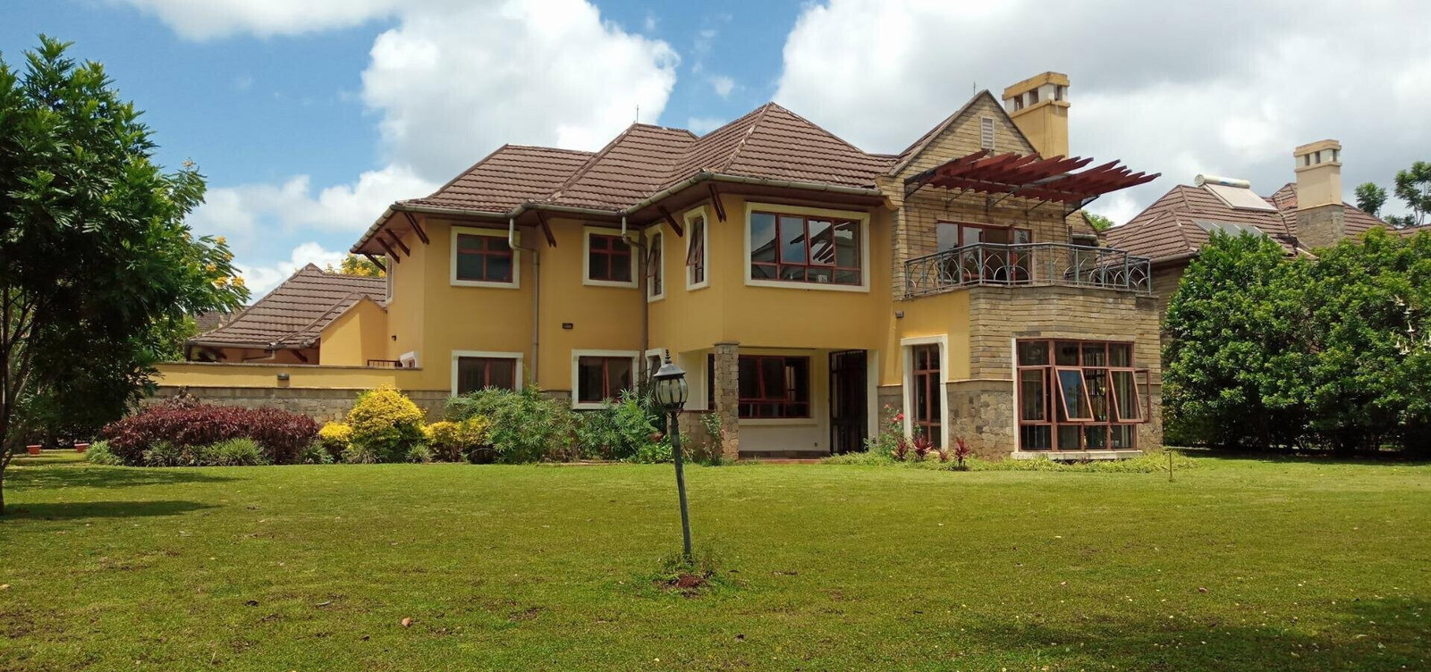 5BR Townhouse with Clubhouse & Pool in Runda Park - Mimosa Road