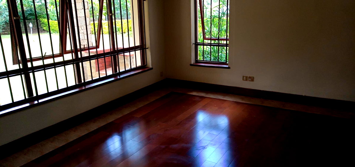 5BR Townhouse with Clubhouse & Pool in Runda Park - Mimosa Road