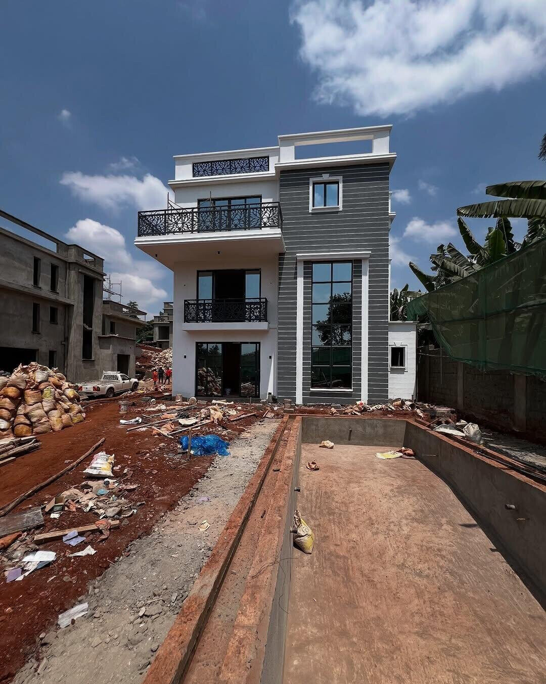 5-Ensuite Townhouse with Private Pool & DSQ - Lavington