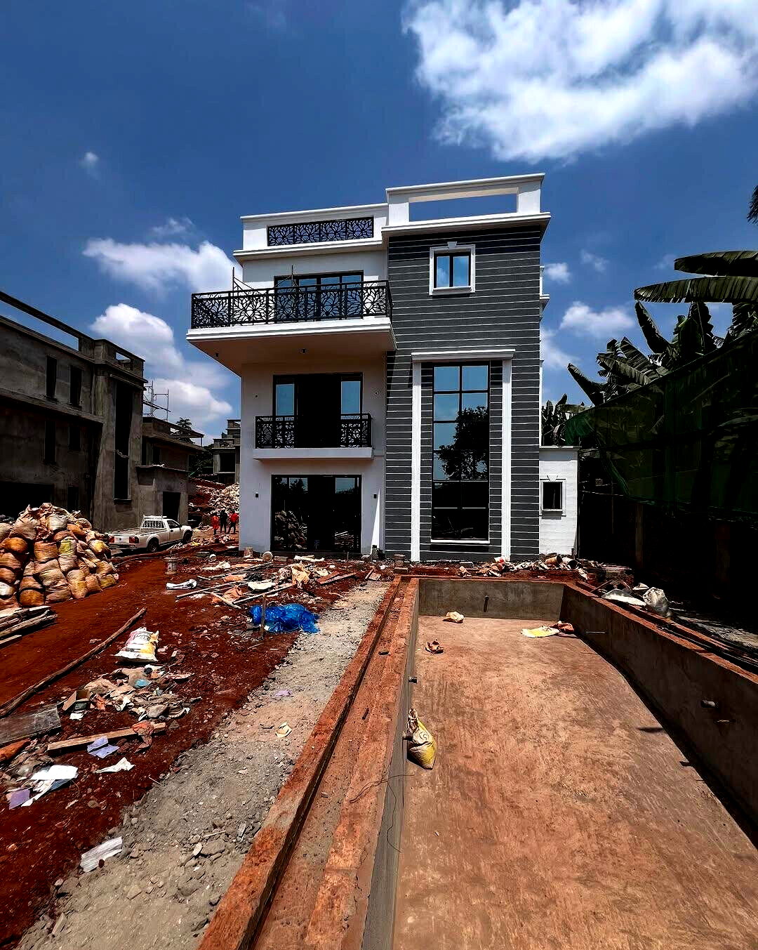 5-Ensuite Townhouse with Private Pool & DSQ - Lavington