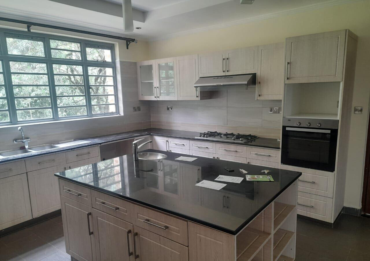 Half Acre 5BR Haven at KSh 450K