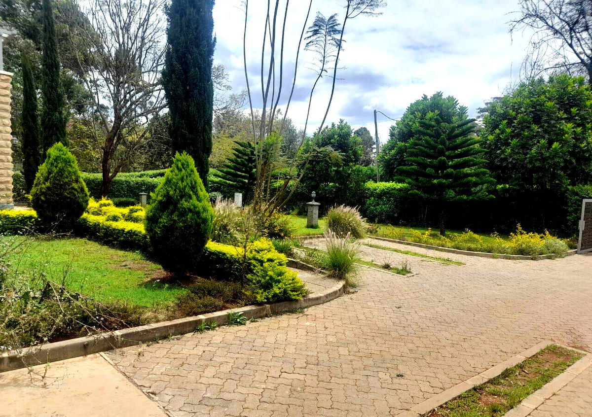Half Acre 5BR Haven at KSh 450K