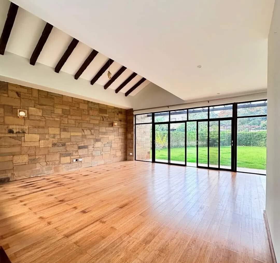 4-Ensuite Villa with DSQ & Clubhouse Pool – Karen