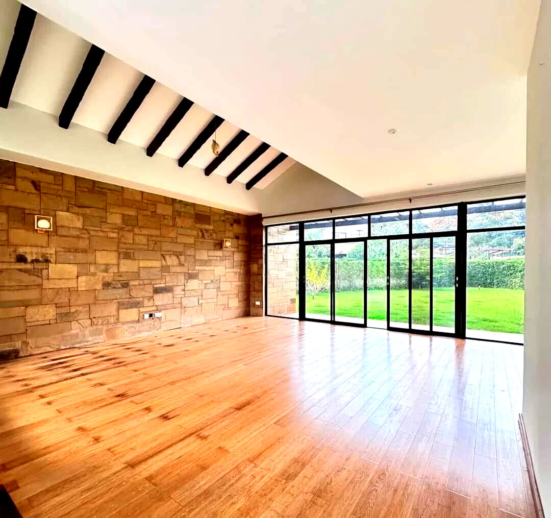 4-Ensuite Villa with DSQ & Clubhouse Pool – Karen