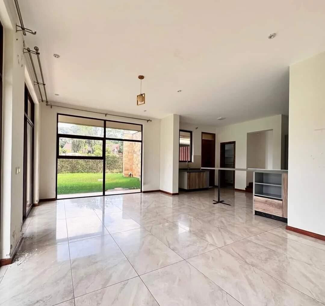 4-Ensuite Villa with DSQ & Clubhouse Pool – Karen
