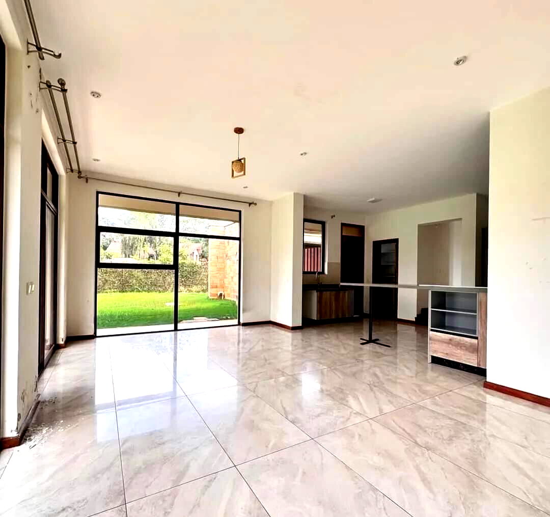 4-Ensuite Villa with DSQ & Clubhouse Pool – Karen