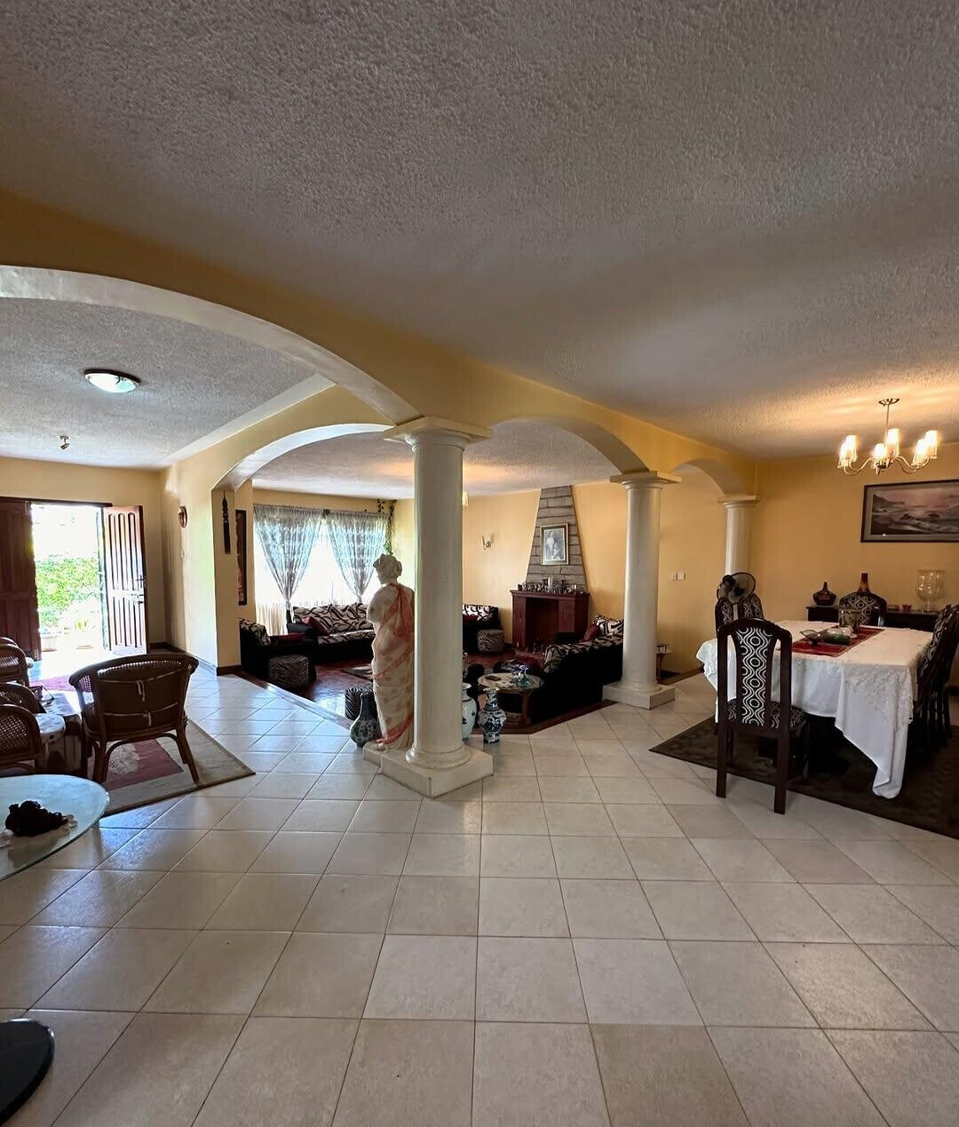 4-Ensuite Townhouse with Pool & Garden - Westlands