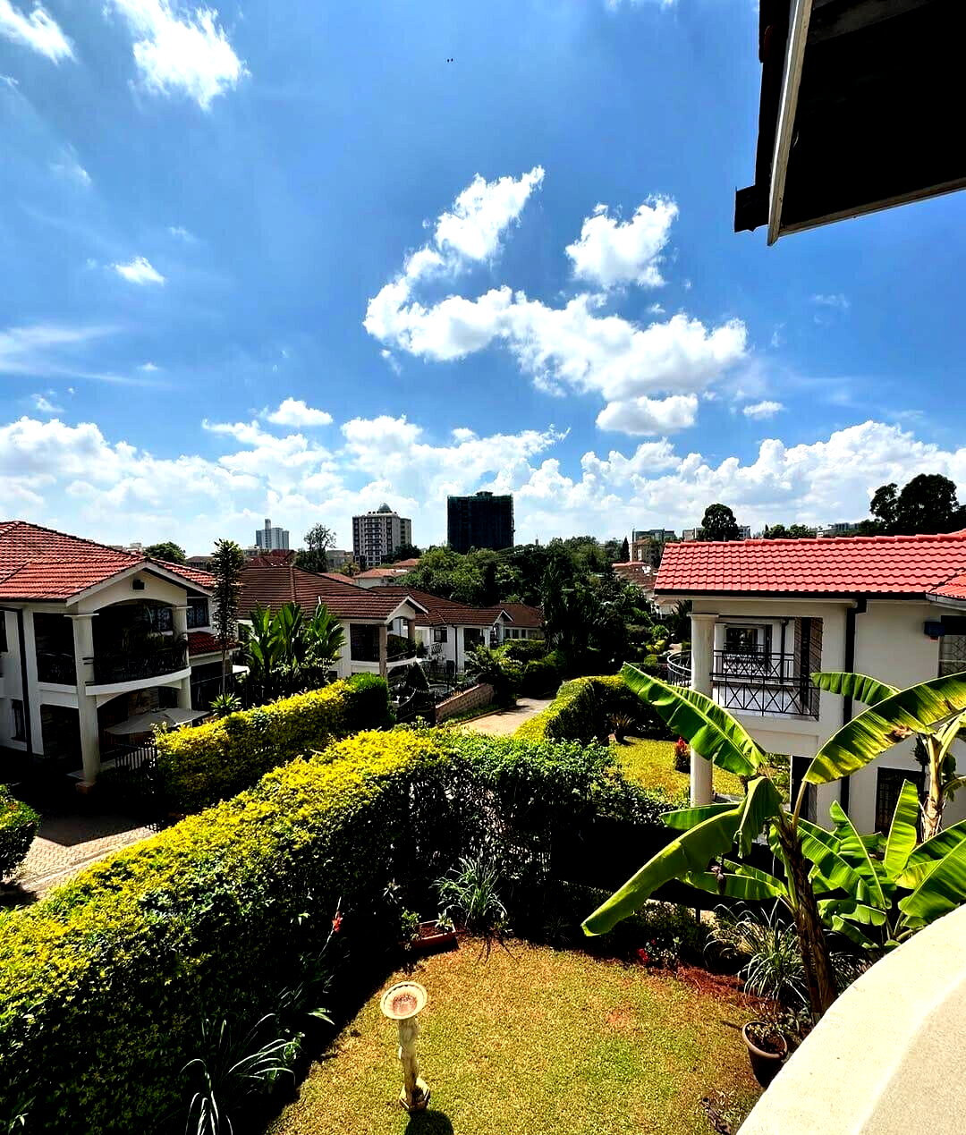 4-Ensuite Townhouse with Pool & Garden - Westlands