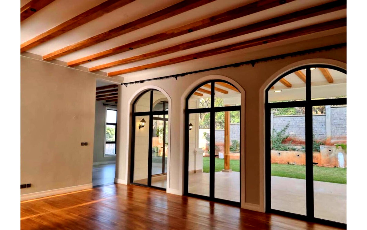 5-Ensuite Townhouse with Clubhouse & Heated Pool - Loresho