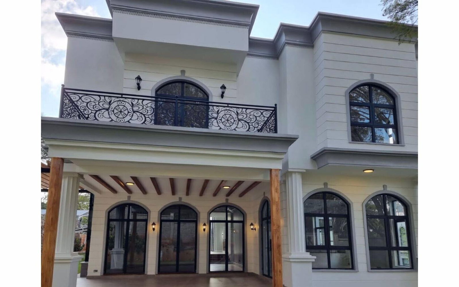 5-Ensuite Townhouse with Clubhouse & Heated Pool - Loresho