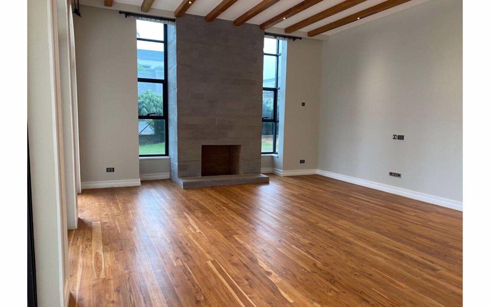 5-Ensuite Townhouse with Clubhouse & Heated Pool - Loresho