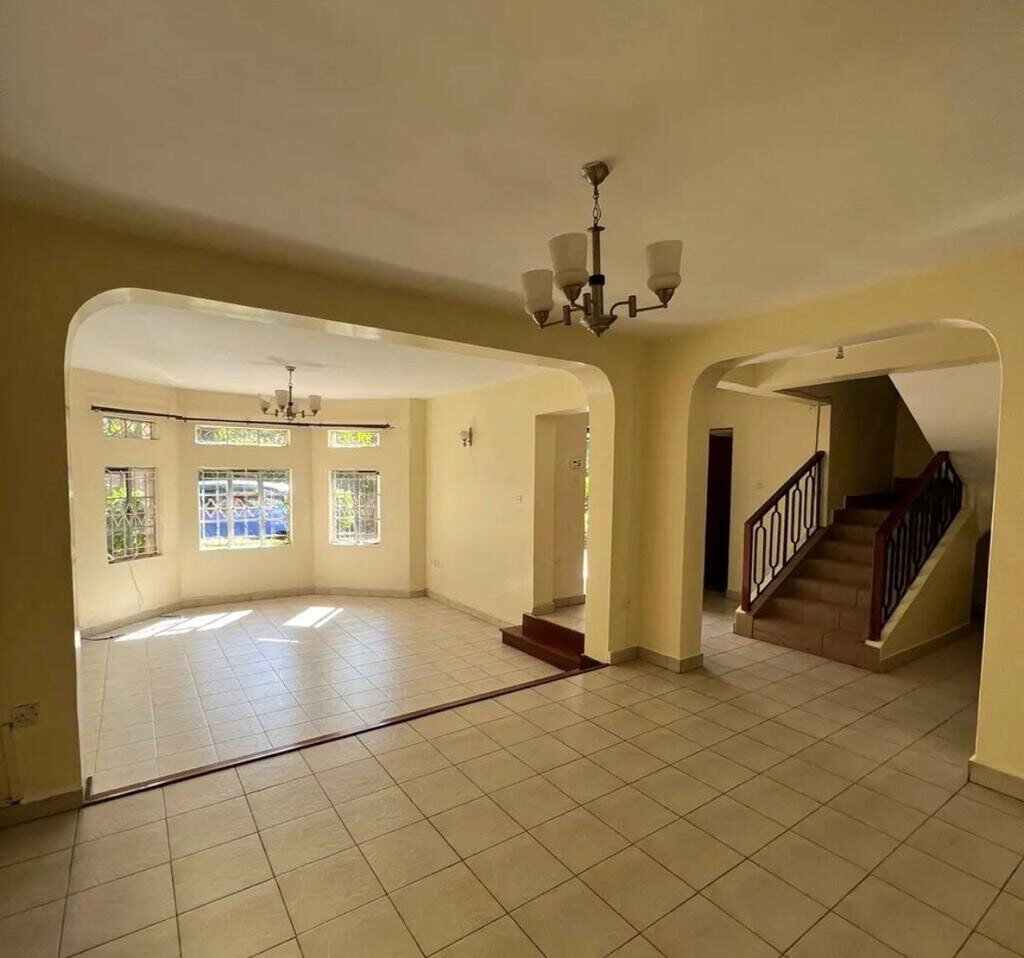 Sunken Living Room Townhouse with Fireplace - Lavington