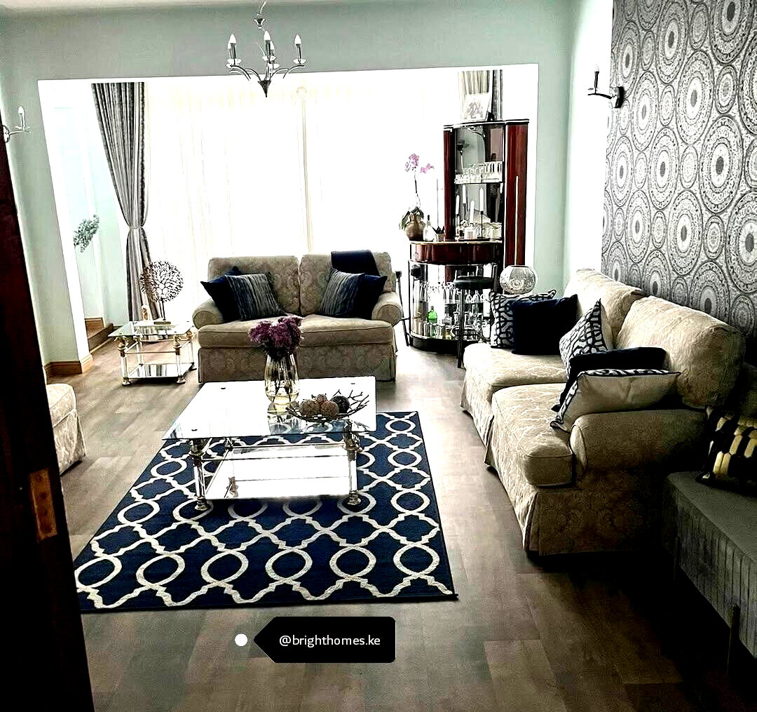 Upgraded 5-Bedroom Villa with Clubhouse & Pool - Riverside Drive