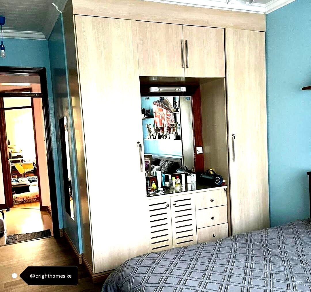 Upgraded 5-Bedroom Villa with Clubhouse & Pool - Riverside Drive