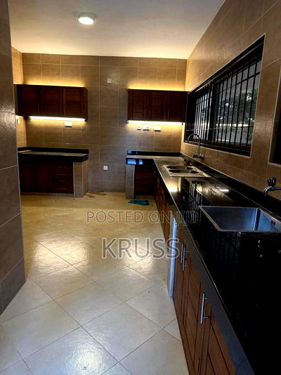 4bdrm Maisonette in Nyali for rent - Image 13