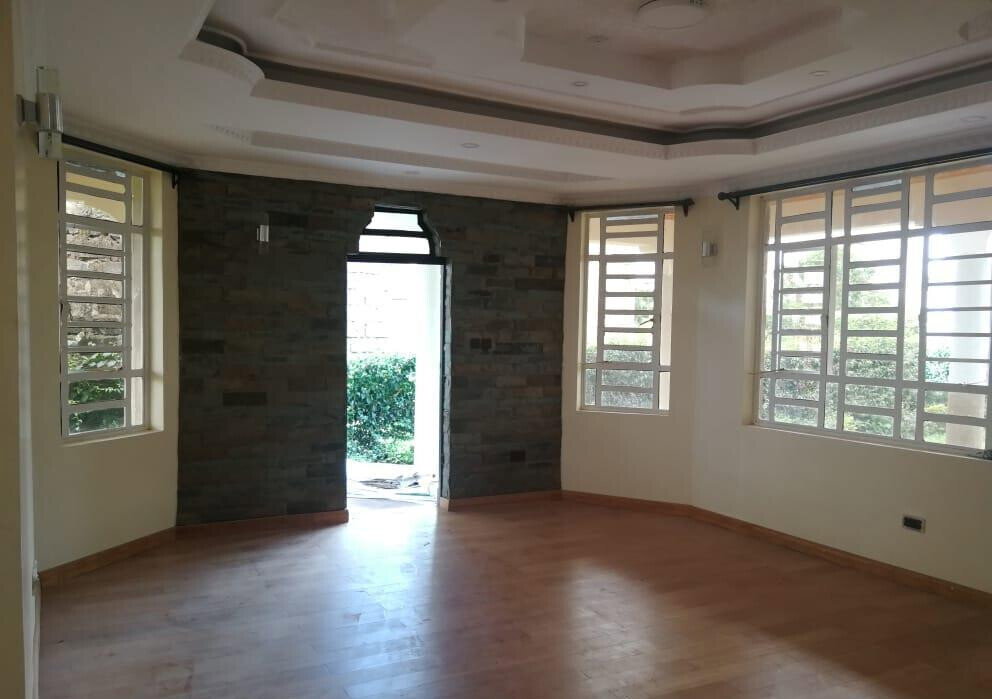 5-Bed All-Ensuite Maisonette with DSQ & Golf Access - Thika