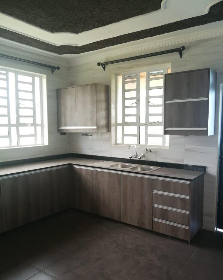 5-Bed All-Ensuite Maisonette with DSQ & Golf Access - Thika