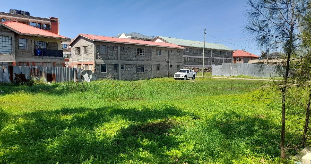 50x100 Plot Under 8M