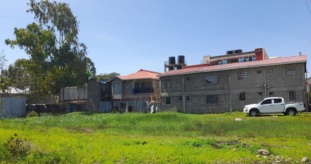 50x100 Plot Under 8M