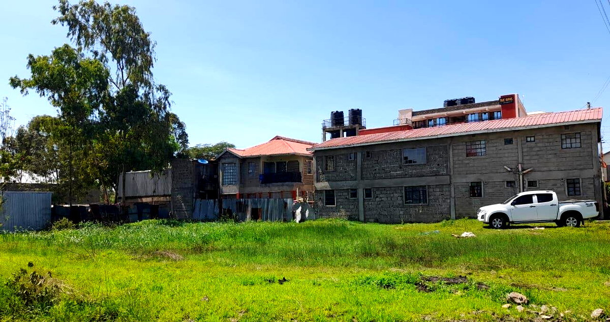 50x100 Plot Under 8M