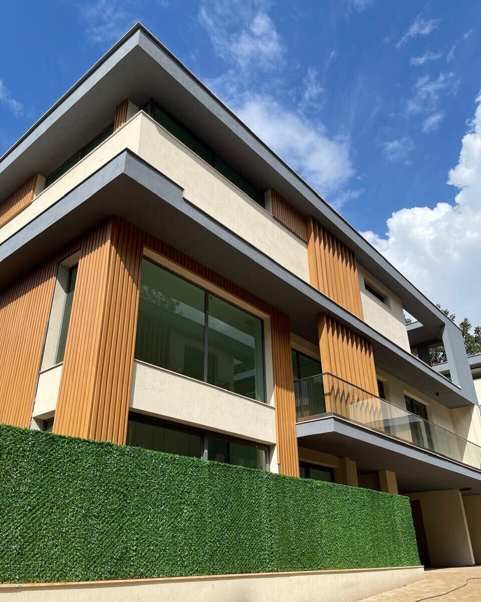 5-Ensuite Townhouse with Private Garden & DSQ - Lavington Gated