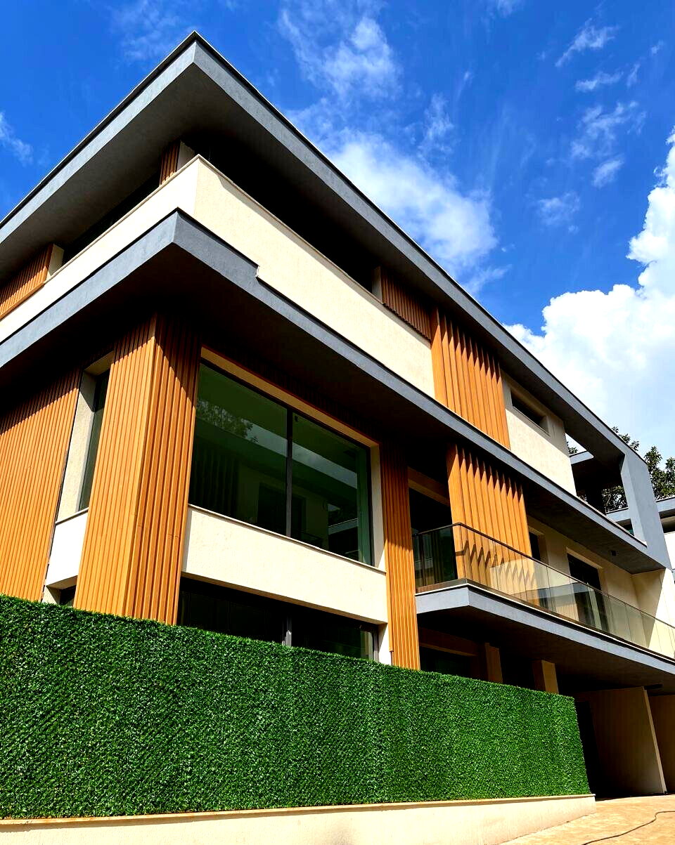 5-Ensuite Townhouse with Private Garden & DSQ - Lavington Gated