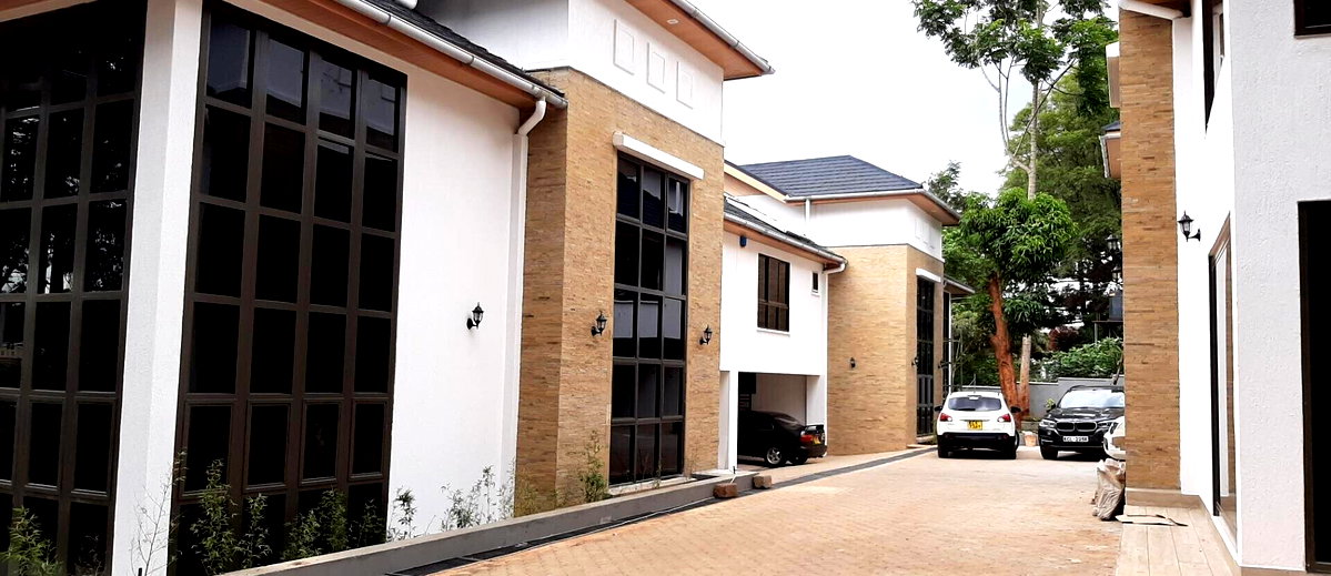5-Ensuite Townhouse with Fireplace & DSQ in 4-Unit Gated Estate - Westlands