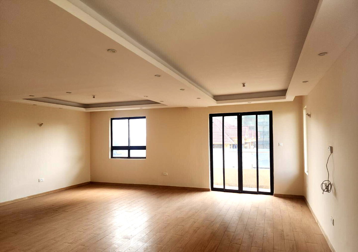5-Bed Duplex with DSQ & Solar Heating - Parklands