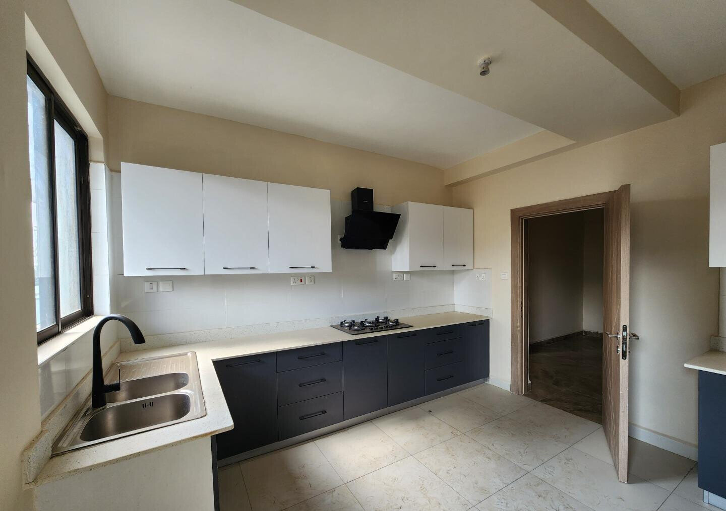 5-Bed Duplex with DSQ & Solar Heating - Parklands
