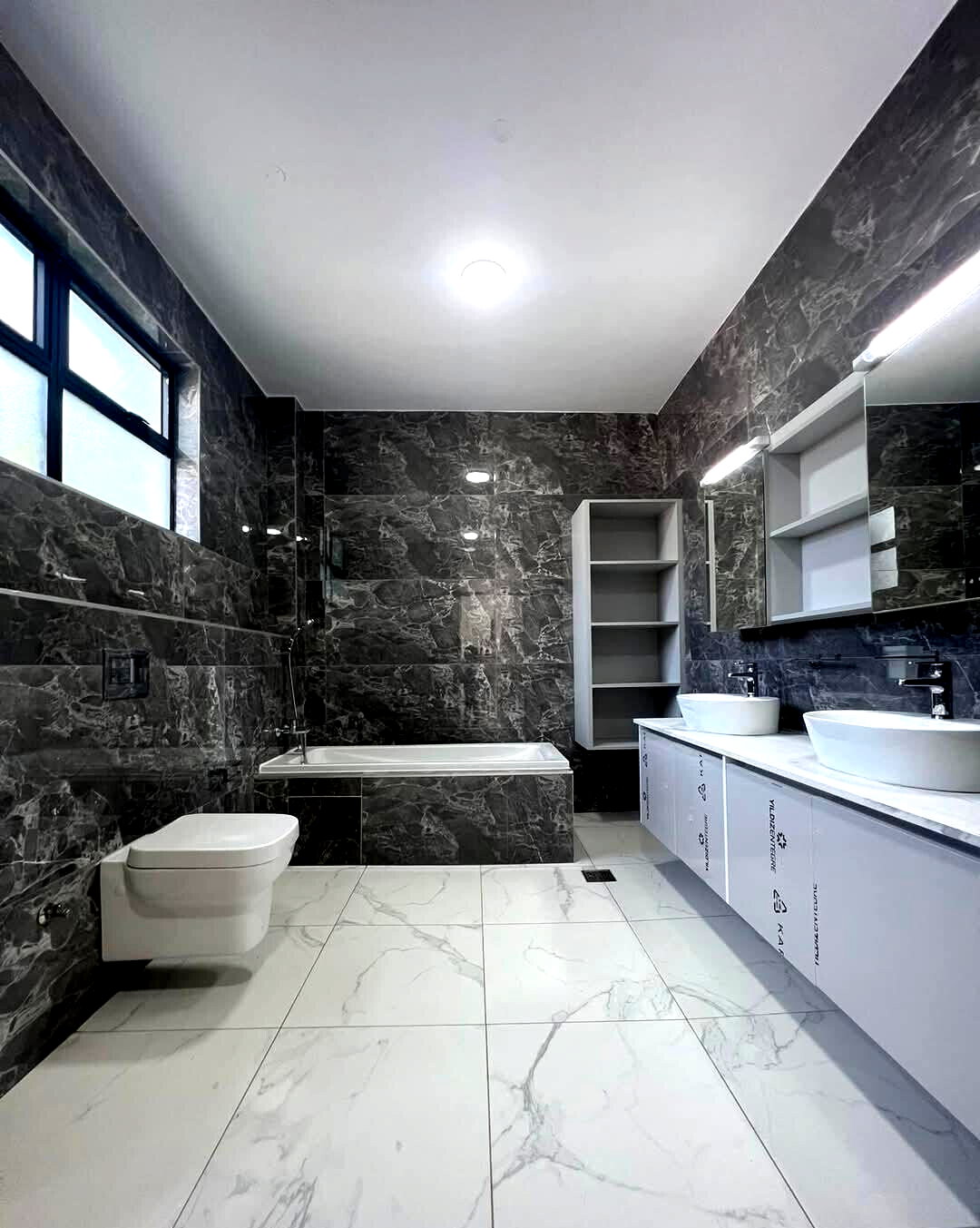 5-Ensuite Villa with Solar Heating & Borehole - Lavington
