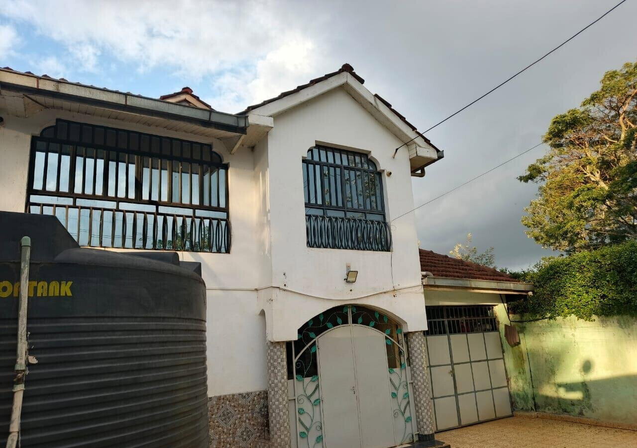 4BR Townhouse on Tarmac with Front Garden - Ndumberi