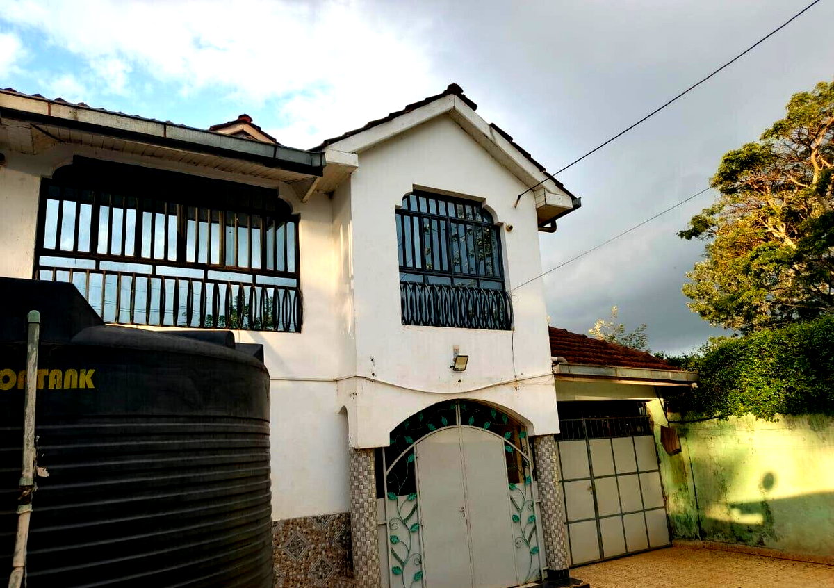 4BR Townhouse on Tarmac with Front Garden - Ndumberi