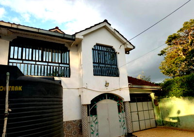 4BR Townhouse on Tarmac with Front Garden - Ndumberi