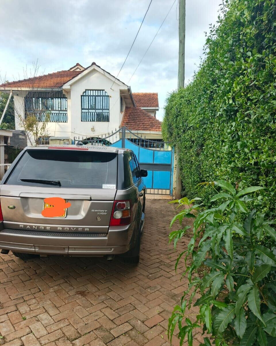 4BR Townhouse on Tarmac with Front Garden - Ndumberi